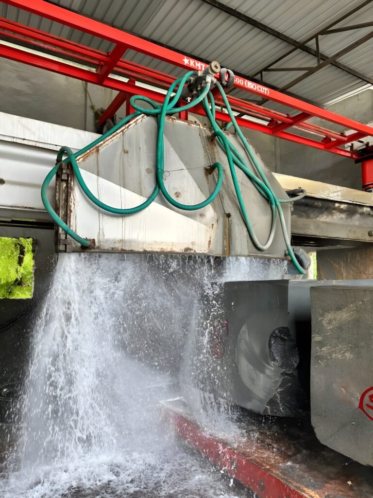 Advanced Stone Block Cutting with Precision Gang Saw Technology